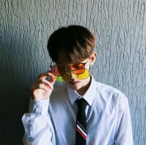 情侣头像韩系不明显但是