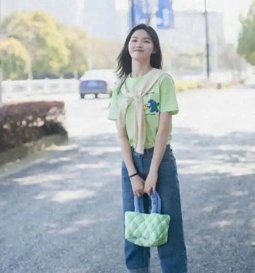 春天必备的牛仔裤,入手时要怎么挑这3个细节一定要注意了