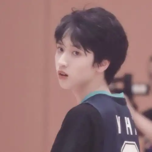 最想跟哪位漂亮妹妹当姐妹啊