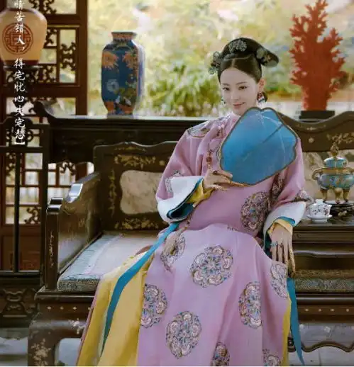 延禧攻略稳赚不赔这么快就把纯妃的衣服给卖了