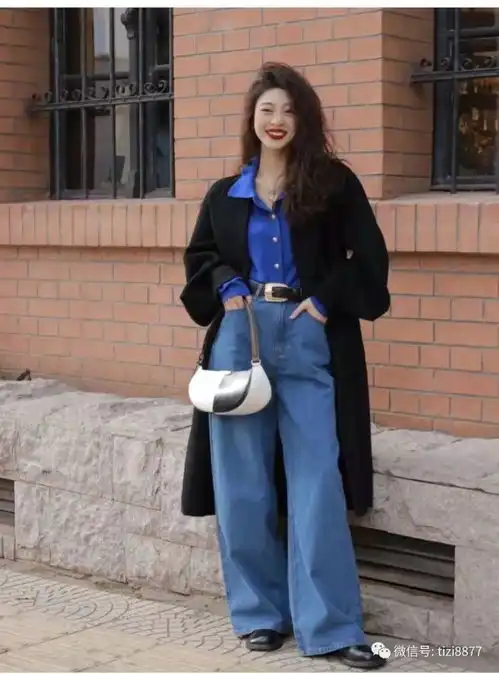 黑色短靴搭配什么衣服好看