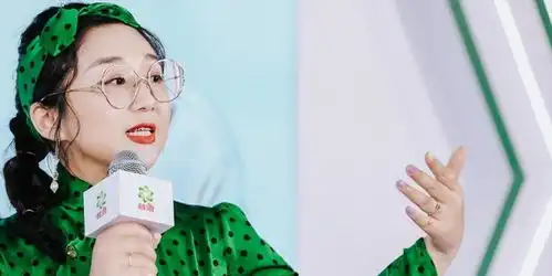 脱口秀女戴眼镜胖胖的叫什么