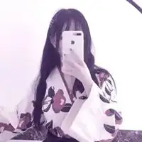 用手机挡住脸的照片女生头像不加滤镜霸气手机遮脸女生头像