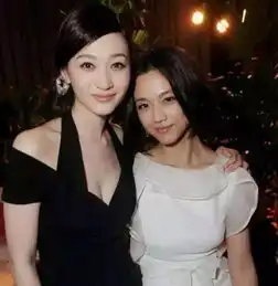 当李小冉同框李湘,二人都是41岁,一个嫩成少女,一个老成这样