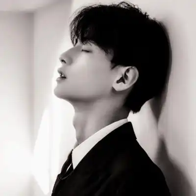 就算鞋很脏,也要笑得像国王