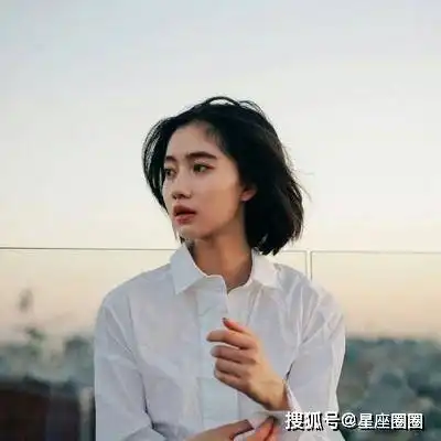 遇见爱情,会主动追求的4大星座女不畏流言,只怕错过