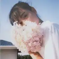 求这两张图片上的头像的原图