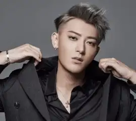 黑色禁欲系西装头像杨伟