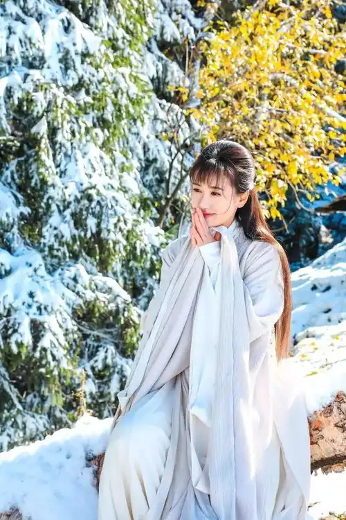 膨胀idol袁冰妍清爽软绵冰淇淋治愈系女孩教你甜美穿搭