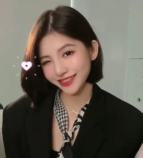 大家觉得万小七纹身好不好看呢