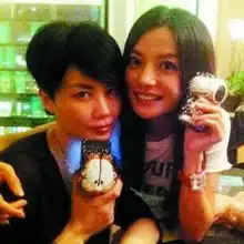 天后级的闺蜜们赵薇曾是王菲婚礼伴娘组图