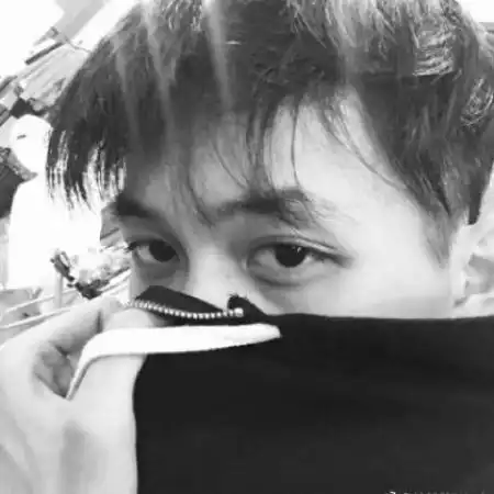 黑色禁欲系男头像黑白色