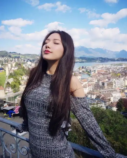 女生头像高级感丧系美女