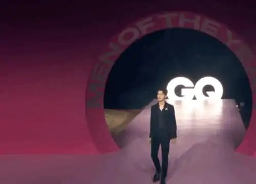 10位男星红毯造型,龚俊帅气优雅,邓伦化身禁欲系男神