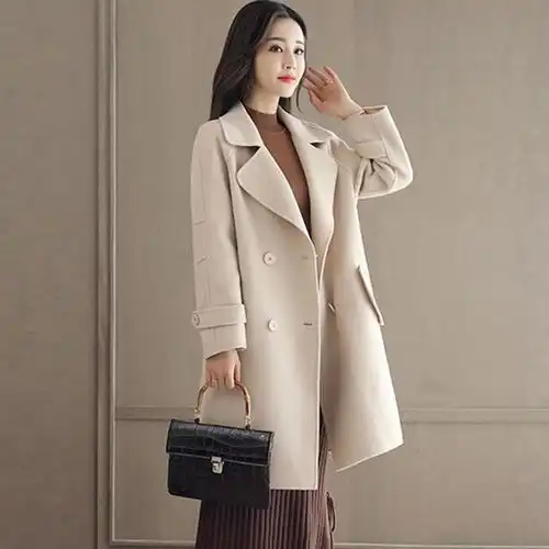 简约的纯色毛呢大衣,时尚干练,彰显优雅气质