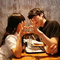 四人头像,两男两女