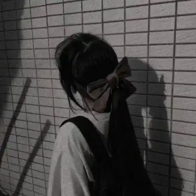 那些丧到极致的网名丧系女头