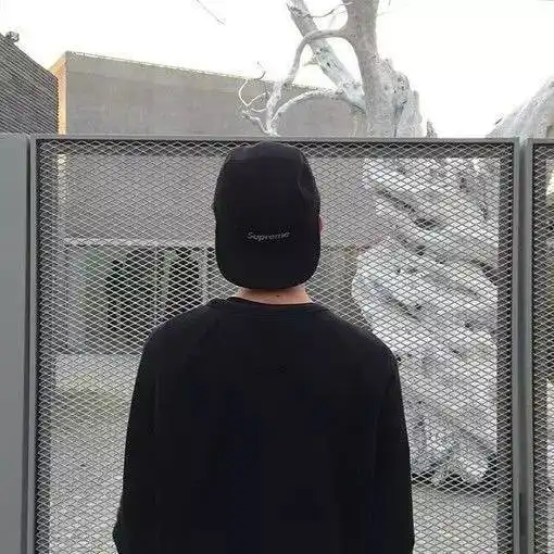 男生自拍的这8种非凡姿势,让你帅气称霸朋友圈