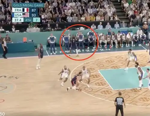 中国篮球名帅又被打脸库里救命三分硬吃法国包夹无视老詹大空位要球