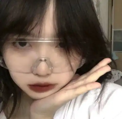 用书挡脸的女生头像丧