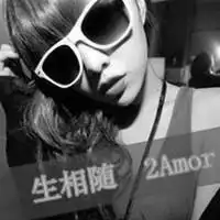 俩姐妹qq头像黑白带字拽摇