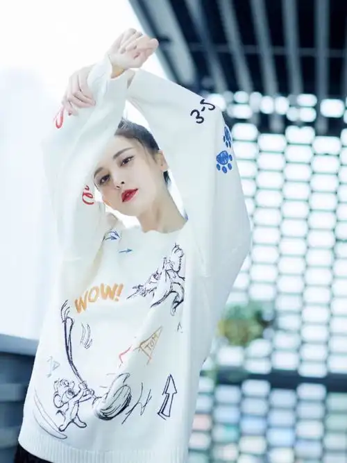 超具气质的古力娜扎,宫廷复风古华丽,有种神秘的美艳感