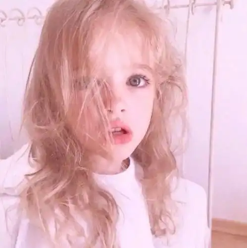 房东前脚搬走他后脚就搬进去,两居室等你咯