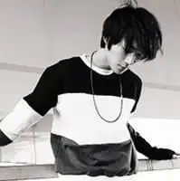 女头像动漫黑色系戴口罩