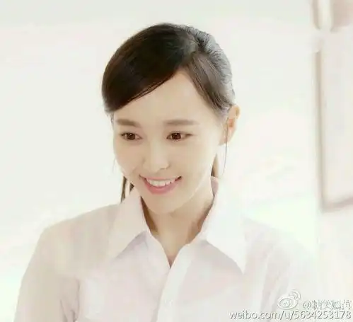 不同气质的男女明星同时穿上白衬衫,你更爱哪一位