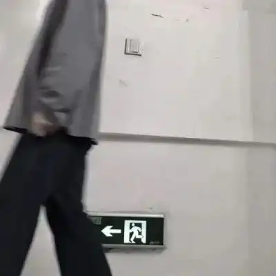 黑色系头像男帅气轻熟