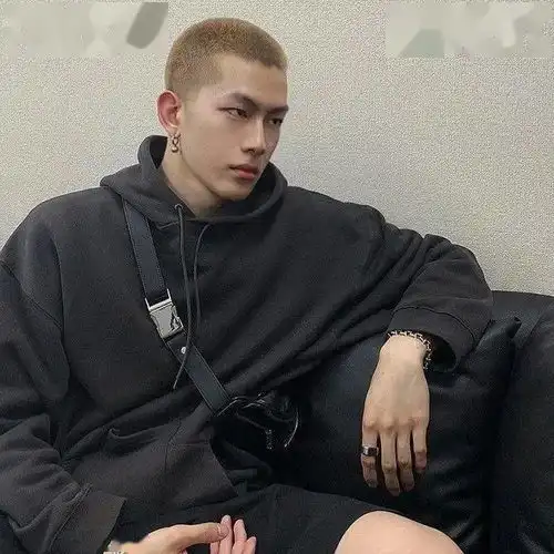 头像丨我这个人从来不睡觉的如果我不回你信息那我就在装睡