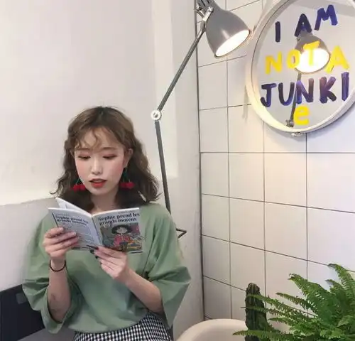 秋冬染什么发色,低调又气质,让你在朋友圈脱颖而出