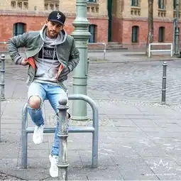 论面对过年回家各种同学聚会的明枪暗箭,如何靠装秒杀全场