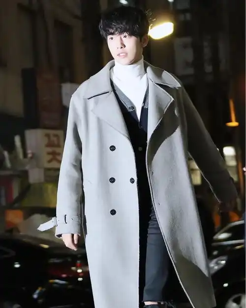 春天穿大衣别学韩国男生,太娘看欧美人的3种穿法,帅到骨子里