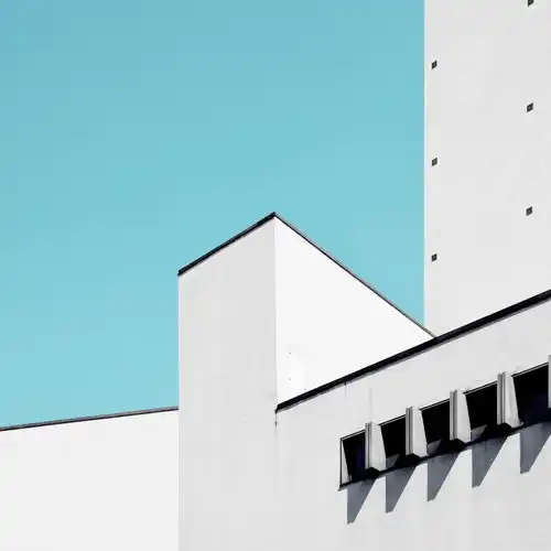 米兰天空之下,阳光充足,胜过一切过去的诗洗眼