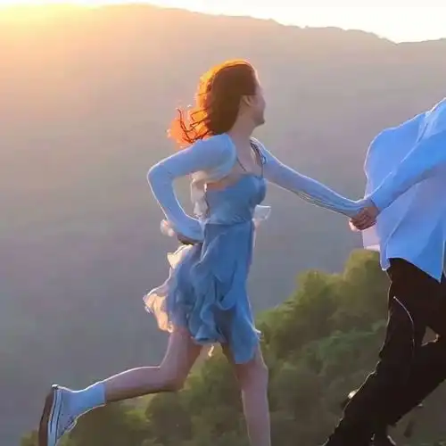 2024情侣头像一左一右情侣头像2023最火一对