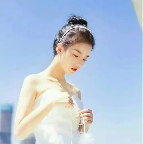 白色系女生头像