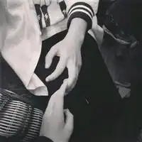 有么有大神帮我找这个头像的侣头像的情