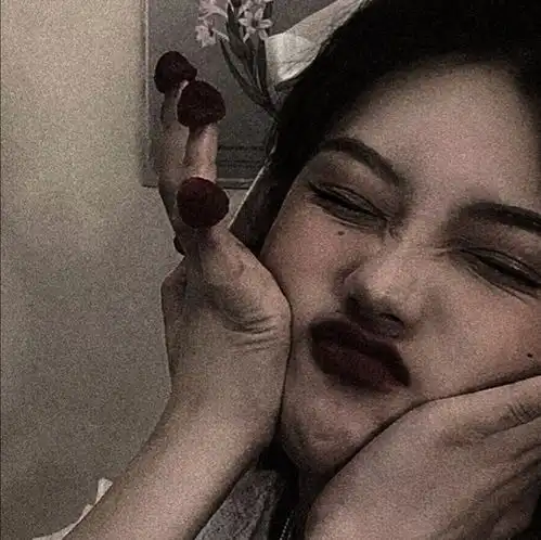 丧到极致的抑郁文案等你爱我,哪怕只有一次就足够