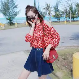 新发现一种女装娃娃衫,搭阔腿裤裸鞋,上身显瘦显嫩超减龄