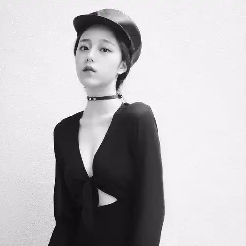 女生头像愿你所到之处,遍地阳光