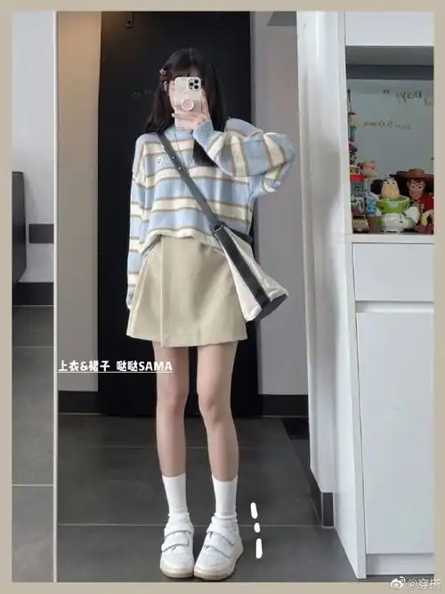 春日少女感,蓝白色打造乖巧的样子