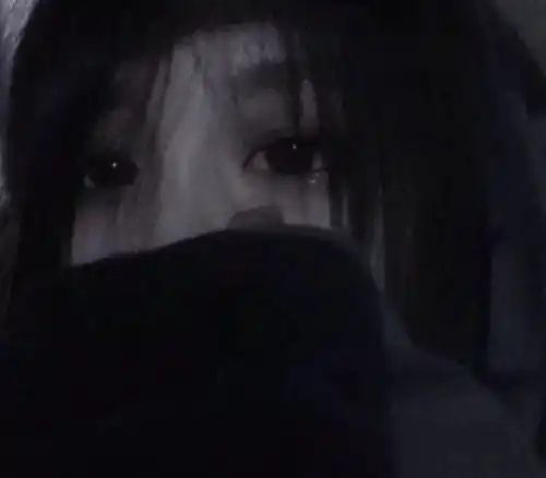 ins适合情绪低落时用的丧系女生头像