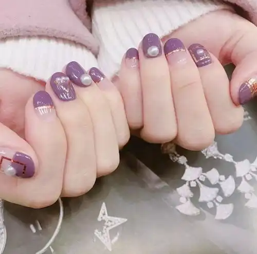 今年大热的紫色系,美甲怎能错过