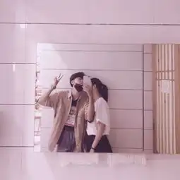 网红情侣头像一左一右抖音网红情侣专用头像