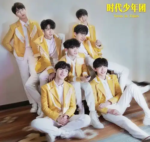 粉色系双人头像男生