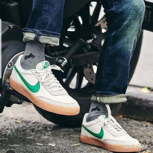 有什么适合1825岁情侣穿的鞋呢