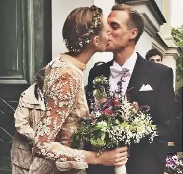 曾是维密天使却在辉煌时期选择结婚,她的人生现在怎么样了