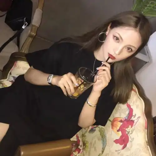 女生头像丨你喜欢一个人就赋予了他伤害你的权利
