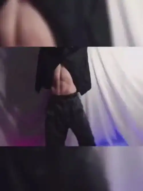 这世间的美好有千千万万种,日出日落一种,星河大海一种,还有你的风情万种腹肌禁欲系